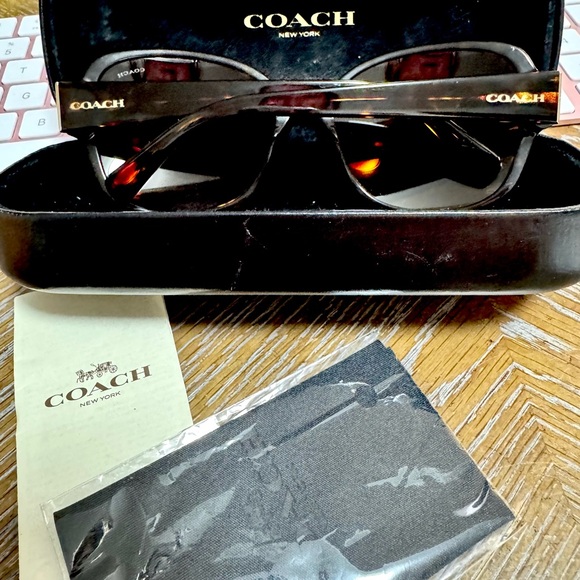 Coach Men's Tortoise Shell Sunglasses - Picture 1 of 9